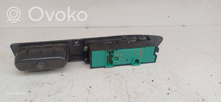 Subaru Impreza II Sähkötoimisen ikkunan ohjauskytkin 84266FE080