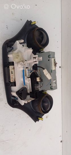 Toyota Yaris Radio/CD/DVD/GPS-pääyksikkö 8611052021B0