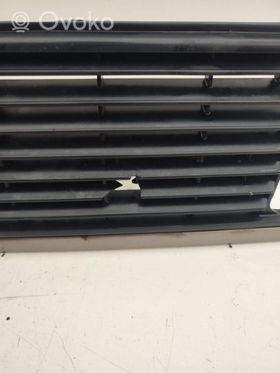 Volkswagen Jetta II Front grill 165853653