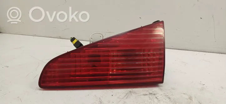 Peugeot 607 Lampy tylnej klapy bagażnika 2543D