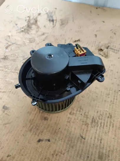 Audi A4 S4 B5 8D Heater fan/blower 8D1820021