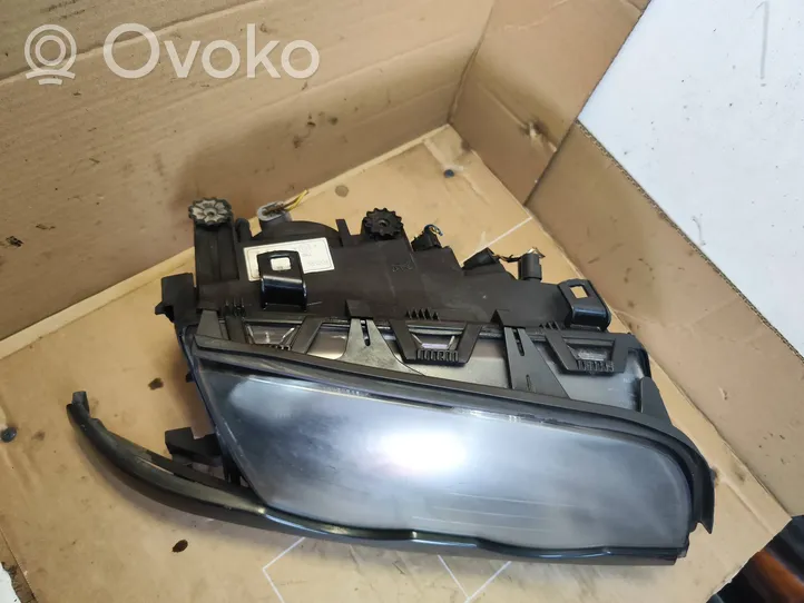 BMW 3 E46 Lampa przednia 206451B