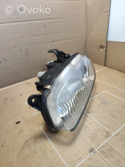 Mazda 323 F Lampa przednia 11061708