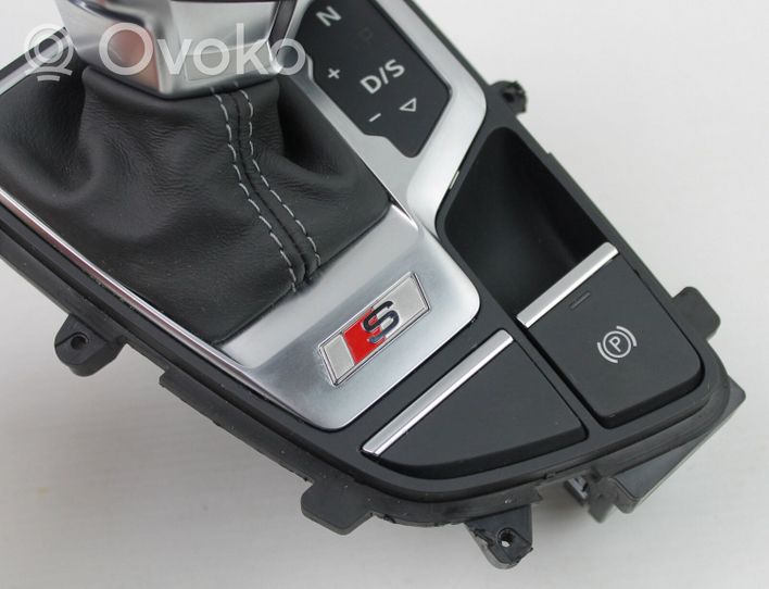 Audi S5 Facelift Vaihteenvalitsimen verhoilu 8W2713111B