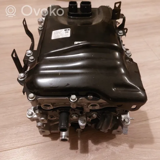 Toyota Yaris XP210 Convertisseur / inversion de tension inverseur G9200K0011