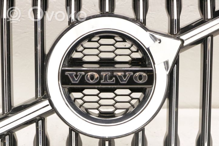 Volvo XC60 Augšējais režģis 31479495