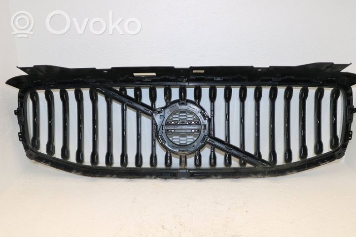 Volvo XC60 Augšējais režģis 31479495