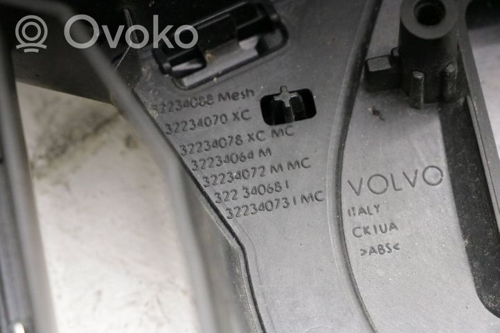 Volvo S90, V90 Etupuskurin ylempi jäähdytinsäleikkö 32234088