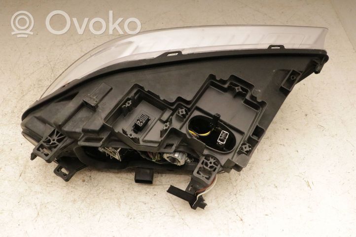 Volvo XC70 Lampa przednia 31383541