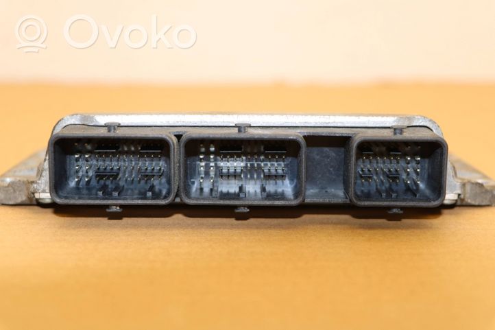 Dacia Duster Sterownik / Moduł ECU 237100740R