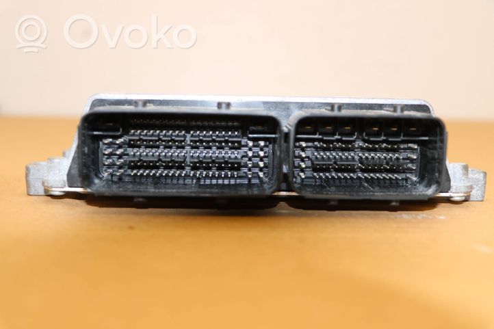 Citroen C4 III e-C4 Centralina/modulo del motore 9845426480