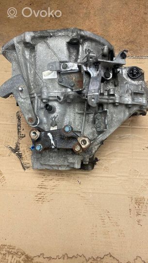 Nissan Qashqai+2 Mechaninė 6 pavarų dėžė 31377JG20A