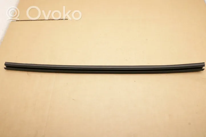 Audi Q7 4M Rubber seal rear door window/glass 4M0839479