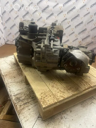 Volkswagen PASSAT B8 Mechaninė 5 pavarų dėžė 402440