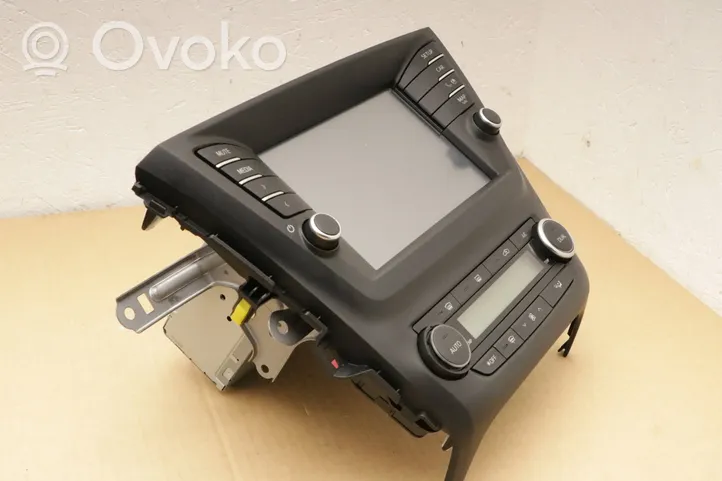 Toyota Avensis T270 Radio/CD/DVD/GPS-pääyksikkö 86140-05200