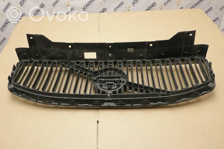 Volvo XC60 Front bumper upper radiator grill 31457463