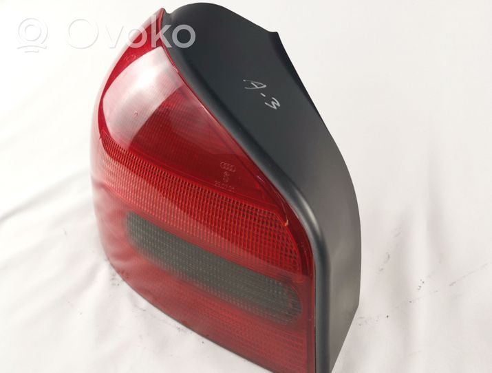 Audi A3 S3 8L Lampa tylna 8L0945095