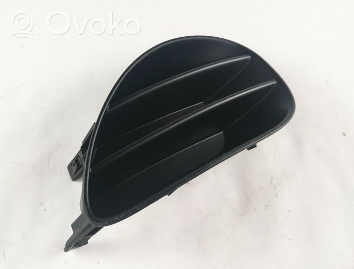 Toyota Yaris Kratka dolna zderzaka przedniego 814820D020