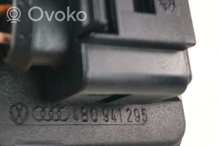 Audi A6 S6 C6 4F Žibintų aukščio reguliavimo varikliukas 4B0941295