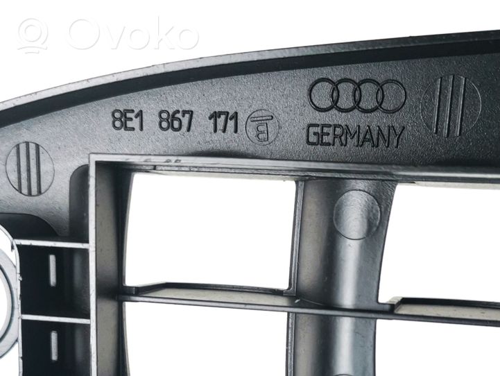 Audi A4 S4 B7 8E 8H Priekinė uždarymo rankena/ apdaila 8e1867171b