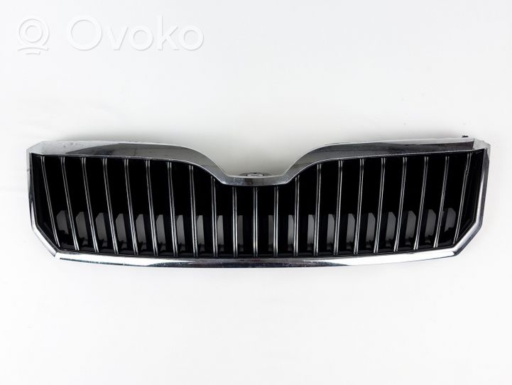 Skoda Superb B6 (3T) Etupuskurin ylempi jäähdytinsäleikkö 3t0853668b