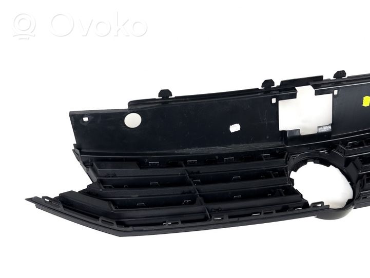 Volkswagen PASSAT B8 Maskownica / Grill / Atrapa górna chłodnicy 3g0853653