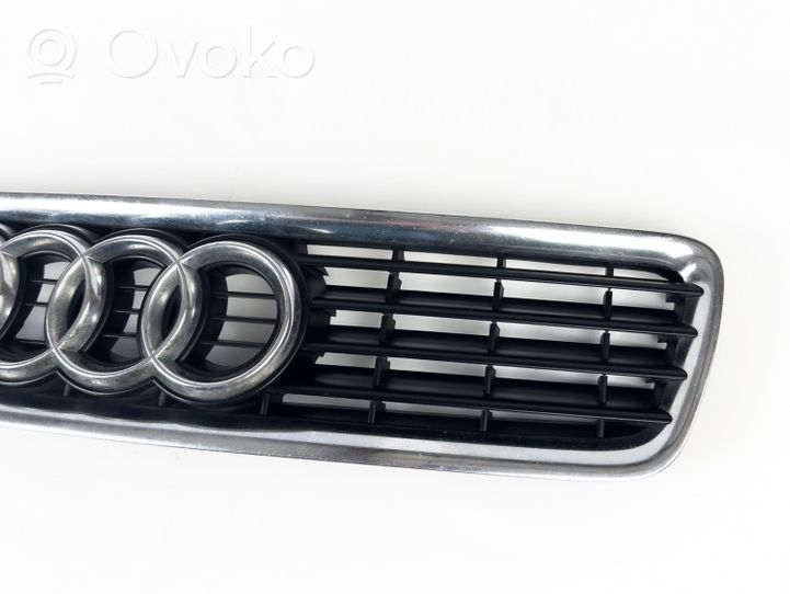 Audi A4 S4 B5 8D Atrapa chłodnicy / Grill 8d0853651r