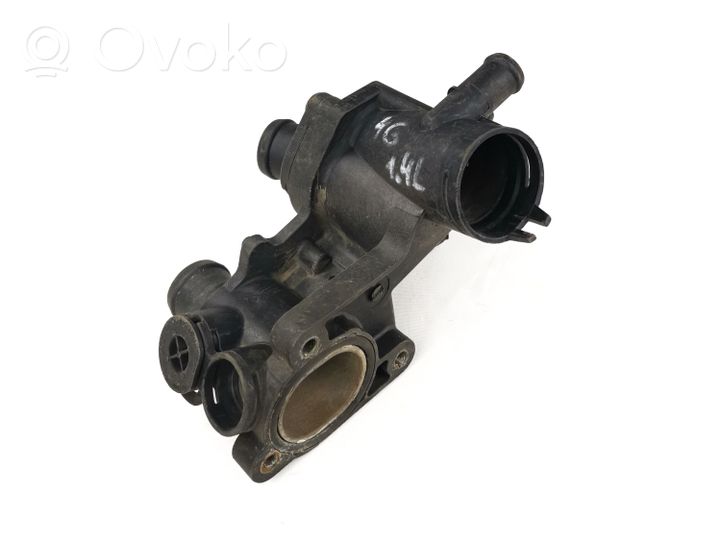 Volkswagen Golf IV Termostat / Obudowa termostatu 032121111nq