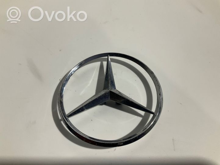 Mercedes-Benz E W211 Gamintojo ženkliukas/ modelio raidės 