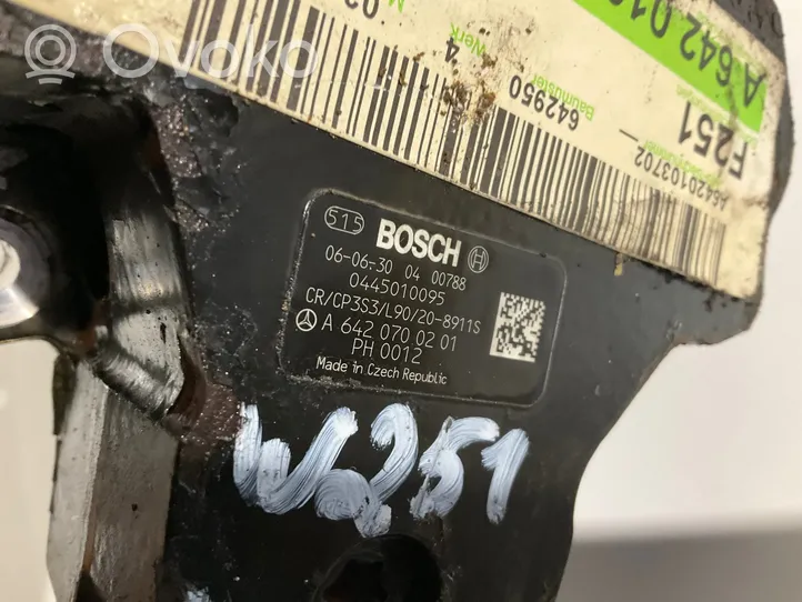 Mercedes-Benz R W251 Bomba de alta presión de inyección de combustible A6420700201