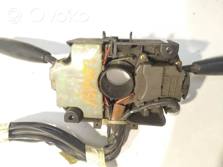 Subaru Legacy Leva/interruttore dell’indicatore di direzione e tergicristallo 177493L