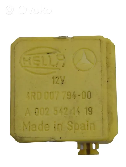 Mercedes-Benz C W203 Other relay A0025421419