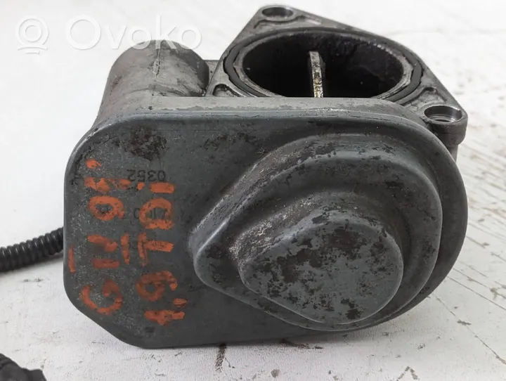 Volkswagen Golf IV Throttle valve 038128063G
