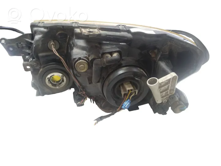 Mitsubishi Space Runner Faro delantero/faro principal 90736300