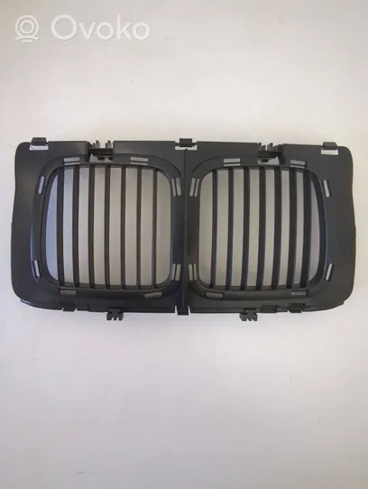 BMW 5 E34 Atrapa chłodnicy / Grill 51131973825