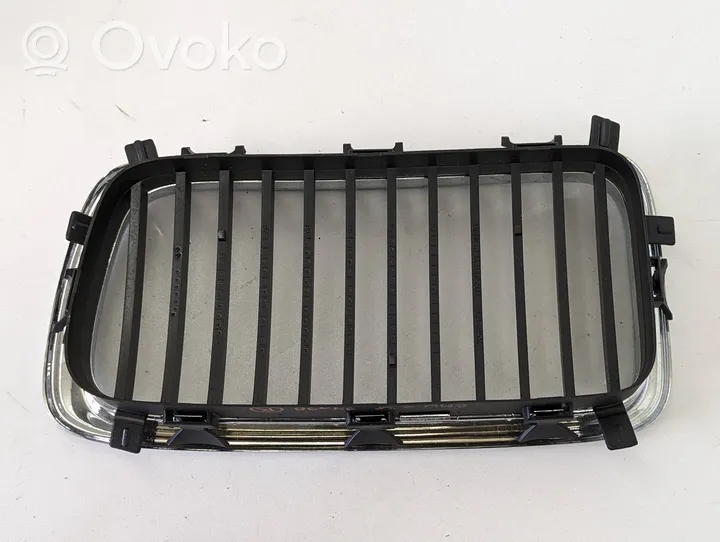 BMW 7 E38 Grille de calandre avant 51138125812