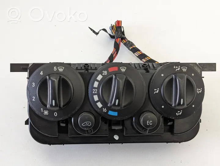 Mercedes-Benz A W168 Climate control unit 1688302085