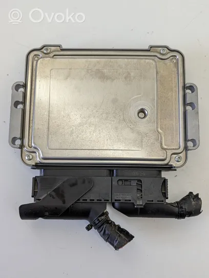 Hyundai Tucson JM Komputer / Sterownik ECU silnika 0281012655