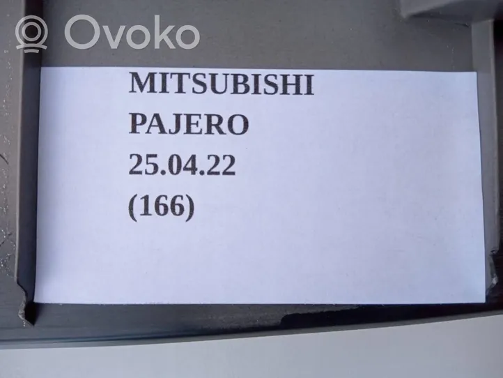 Mitsubishi Pajero Sport II Pagrindinis apdailos skydas 7224A075