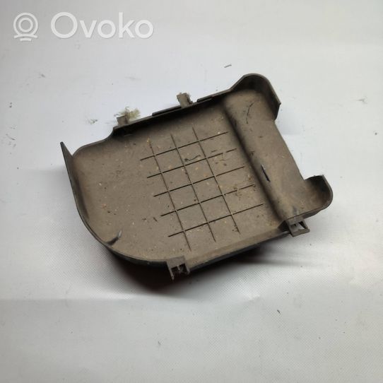 Suzuki Grand Vitara II Coperchio/tappo della scatola vassoio della batteria 3392565J0