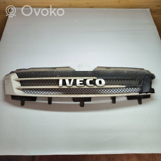 Iveco Daily 35.8 - 9 Griglia anteriore 3802801