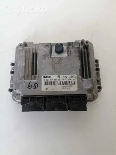 Renault Trafic II (X83) Calculateur moteur ECU 0281017065