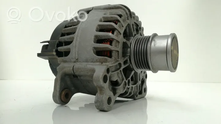 Skoda Scala Generatore/alternatore 04E903015