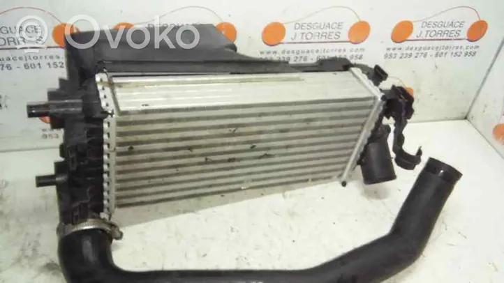 Ford C-MAX II Chłodnica powietrza doładowującego / Intercooler 