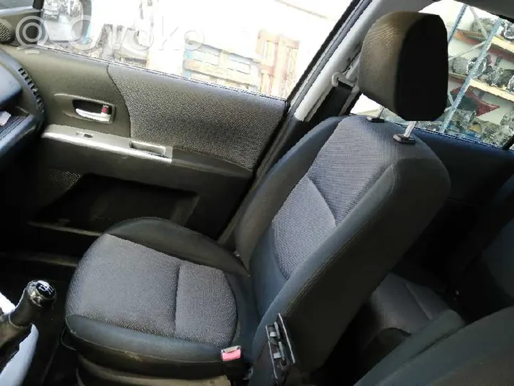 Mazda 5 Fotel przedni pasażera 
