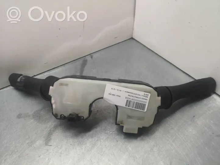 Renault Koleos I Indicator stalk 14A01