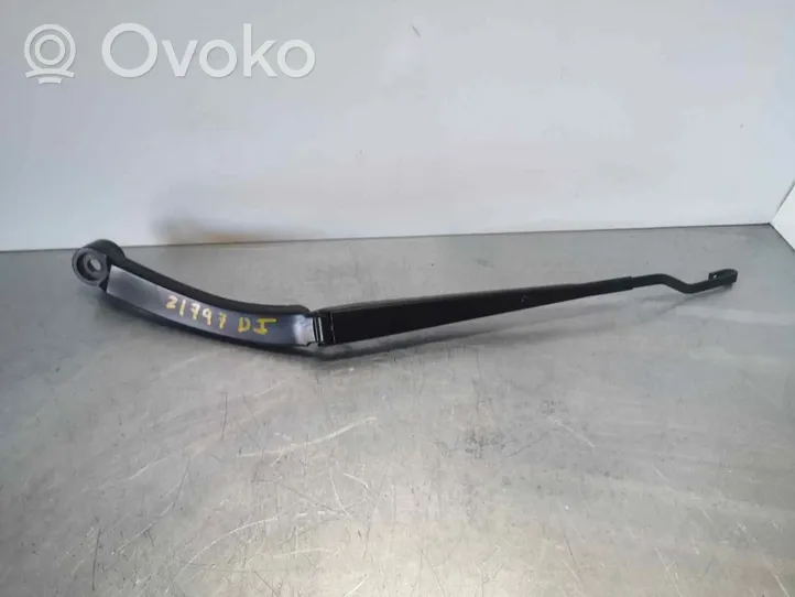 Toyota Hilux (AN10, AN20, AN30) Front wiper blade arm 