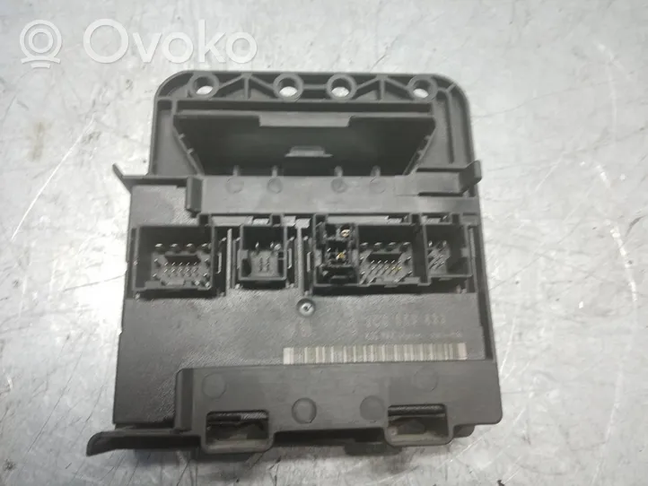 Volkswagen PASSAT B6 Oven keskuslukituksen ohjausyksikön moduuli 1K1907348