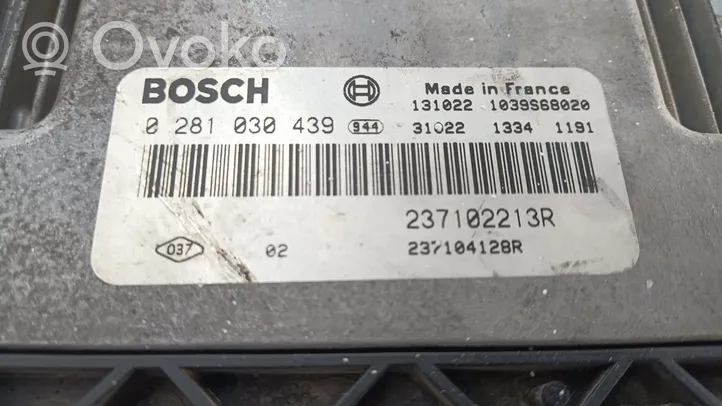 Dacia Dokker Calculateur moteur ECU 237102213R