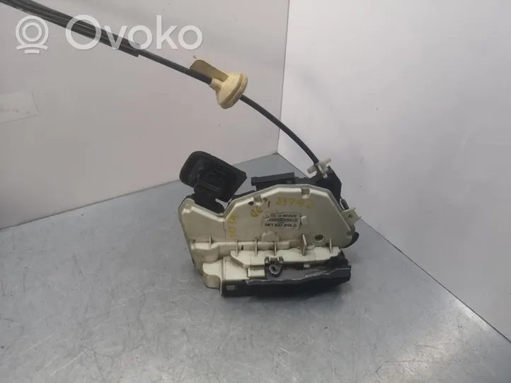 Volkswagen Jetta VI Front door lock 5K1837016D